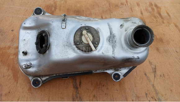 Suzuki Burgman 250 - 400 üzemanyag tank - 2/10