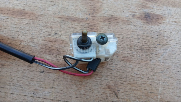 Suzuki Burgman 250 - 400 sisaktartó világítás - 6/7