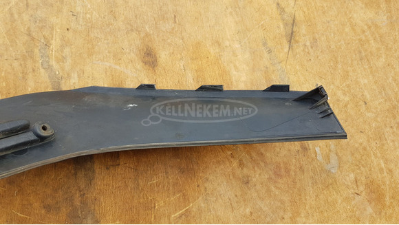 Suzuki Burgman 250 - 400 első idom betét sérült - 5/7