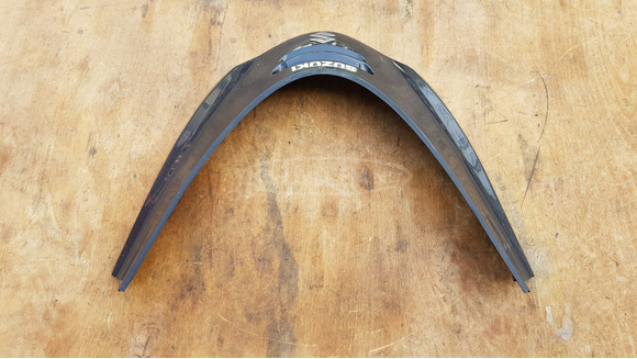 Suzuki Burgman 250 - 400 első idom betét sérült - 7/7