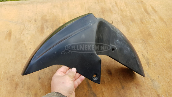 Suzuki Burgman 250 - 400 első sárvédő - 4/6