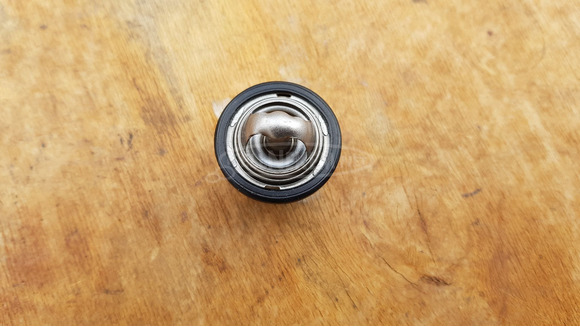 Suzuki Burgman 250 - 400 termosztát - 2/4