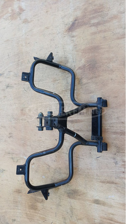 Suzuki Burgman 250 - 400 első idom tartó konzol - 1/8