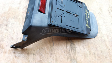 Suzuki Burgman 250 - 400 hátsó sárvédő