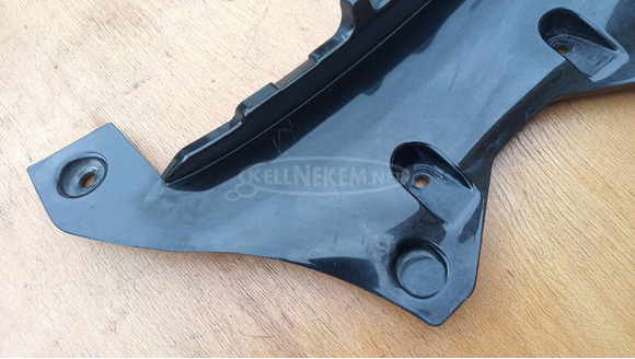 Suzuki Burgman 400 háttámla burkolat - 2/7