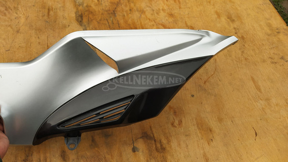 Suzuki Burgman 250 - 400 taposó alatti idom balos - 2/9