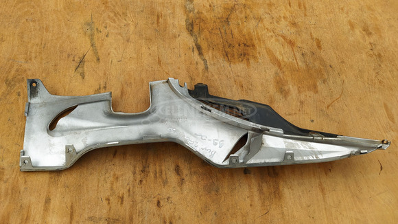 Suzuki Burgman 250 - 400 taposó alatti idom balos - 4/9