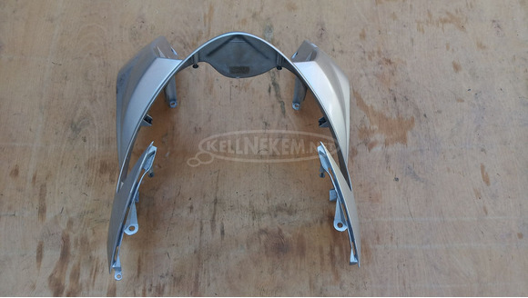 Suzuki Burgman 250 - 400 első idom 2 - 5/9