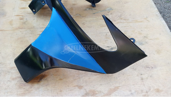 Suzuki Burgman 400 első idom 3 - 3/9