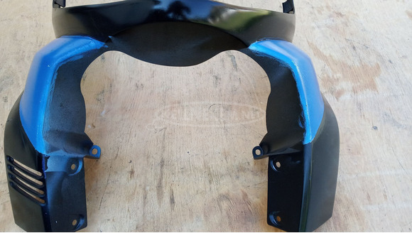 Suzuki Burgman 400 első idom 3 - 4/9