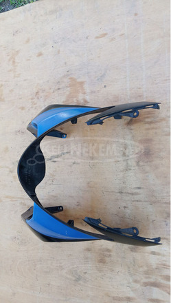 Suzuki Burgman 400 első idom 3 - 5/9