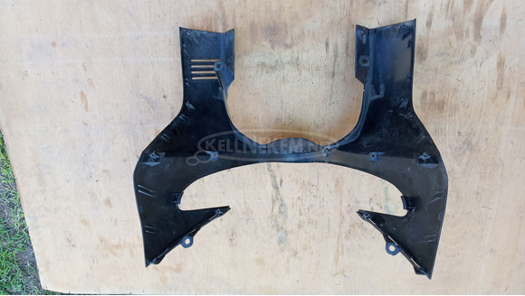 Suzuki Burgman 400 első idom 3 - 6/9