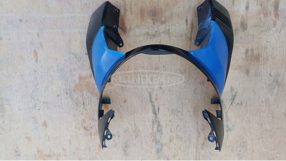 Suzuki Burgman 400 első idom 3 - 9/9