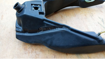 Malaguti Madison K 400 üzemanyag tank