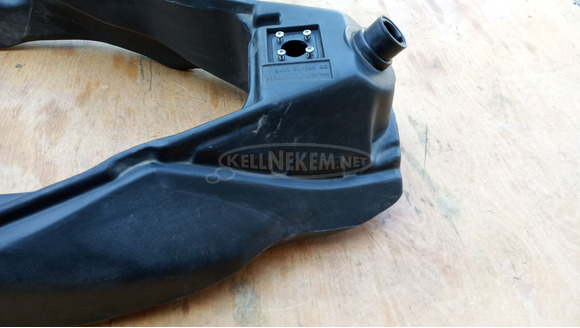 Malaguti Madison K 400 üzemanyag tank - 6/10