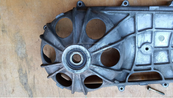 Malaguti Madison K 400 kuplung fedél - 3/7