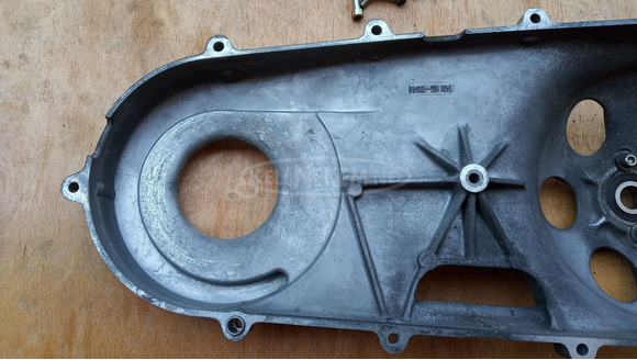 Malaguti Madison K 400 kuplung fedél - 5/7