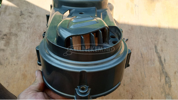 Malaguti Madison K 400 kuplung fedél borítás - 11/11