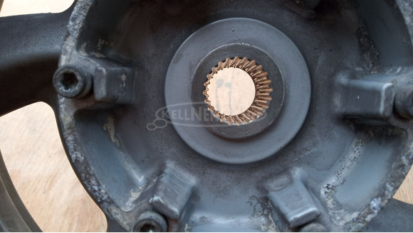 Malaguti Madison K 400 hátsó felni