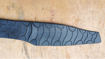 Malaguti Madison K 400 gumiszőnyeg jobbos sérült