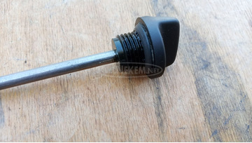 Malaguti Madison K 400 végáttétel olajnívó pálca