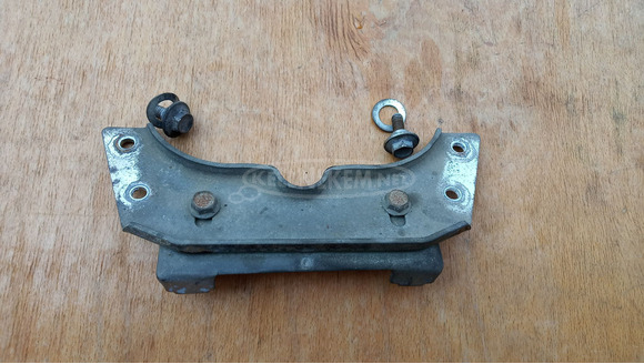 Malaguti Madison K 400 ülés zsanér - 1/4