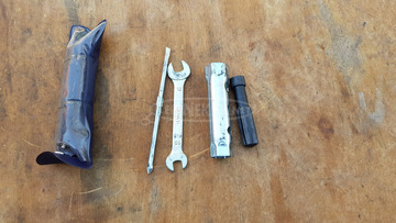 Kymco Grand Dink 250 szerszámkészlet