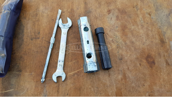 Kymco Grand Dink 250 szerszámkészlet - 5/5