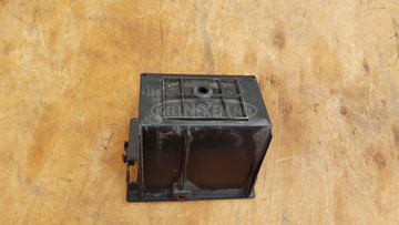 Kymco Grand Dink 250 akkumulátor tartó