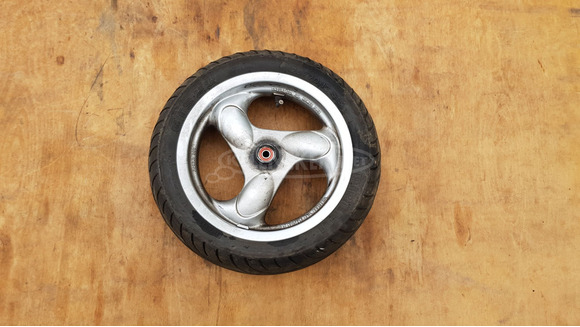 Kymco Grand Dink 250 első kerék - 1/6