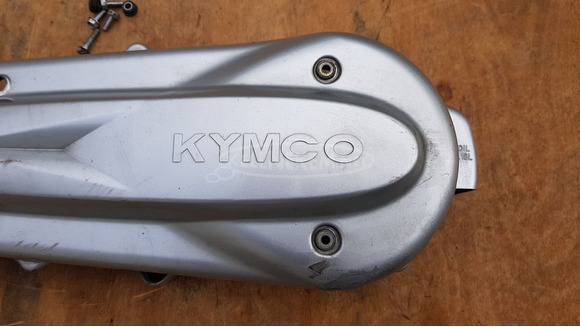 Kymco Grand Dink 250 kuplung fedél borítás sérült - 3/10