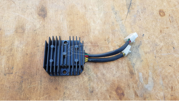 Kymco Grand Dink 250 feszültségszabályzó - 1/6