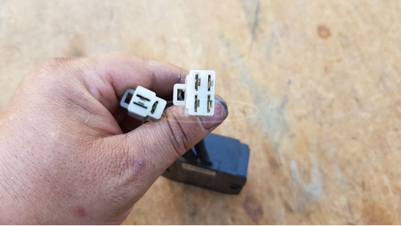 Kymco Grand Dink 250 feszültségszabályzó - 3/6