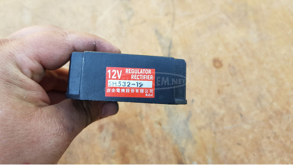 Kymco Grand Dink 250 feszültségszabályzó - 5/6