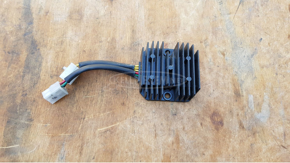 Kymco Grand Dink 250 feszültségszabályzó - 6/6