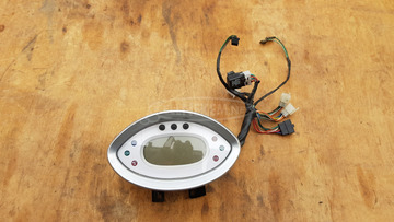 Kymco Grand Dink 250 km óra