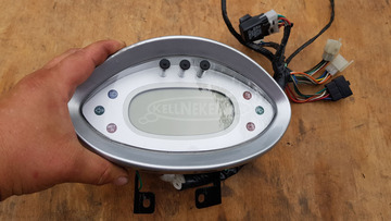 Kymco Grand Dink 250 km óra