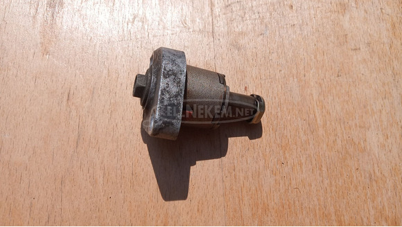 Kymco Grand Dink 250 vezérműlánc feszítő patron - 1/5