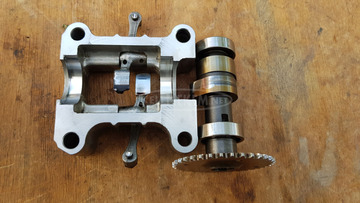 Kymco Grand Dink 250 vezérműtengely himbával