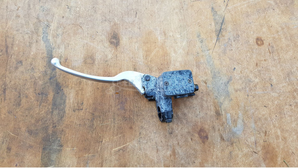 Kymco Grand Dink 250 főfékhenger balos - 1/10