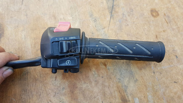 Kymco Grand Dink 250 kormánykapcsoló jobbos