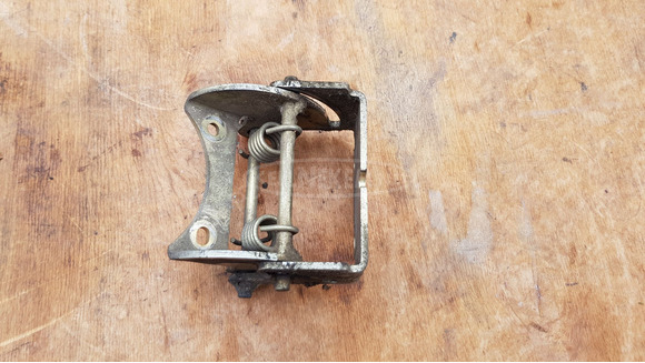 Kymco Grand Dink 125 - 250 ülés zsanér - 3/5