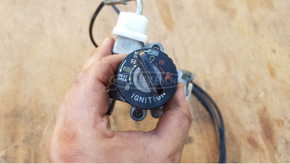 Kymco Grand Dink 125 - 250 gyújtáskapcsoló - 8/10