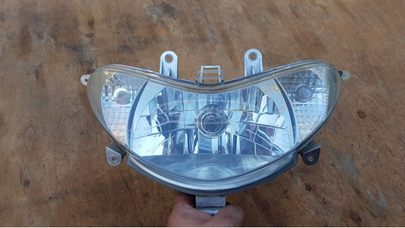 Kymco Grand Dink 125 - 250 első lámpa újszerű - 10/10