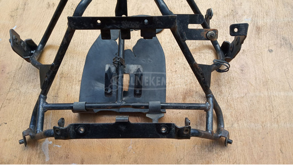 Kymco Grand Dink 125 - 150 első idomtartó konzol - 3/10