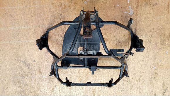 Kymco Grand Dink 125 - 150 első idomtartó konzol - 5/10