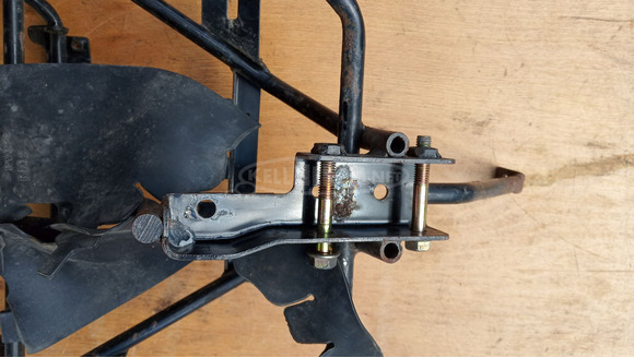 Kymco Grand Dink 125 - 150 első idomtartó konzol - 8/10