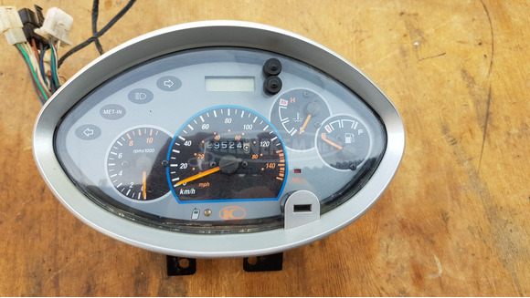 Kymco Grand Dink 125 - 150 km óra