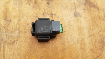 Peugeot Satelis 400 indító relé