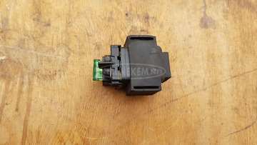 Peugeot Satelis 400 indító relé